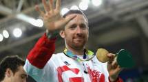 Imagen de Bradley Wiggins, exciclista británico, reveló que fue abusado durante la infancia por su entrenador