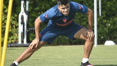 El zapalino se recuperó de una lesión muscular y se sumó a los entrenamientos con el Sevilla.