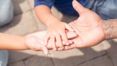 La búsqueda de un albergue transitorio para dos hermanas de Villa Regina se enmarcan en el programa "Familias Rionegrinas Solidarias" de Senaf. Foto ilustrativa.