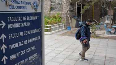 Abren concurso para cubrir 19 cargos en la Universidad del Comahue: los requisitos. Foto (Archivo) Juan Thomes