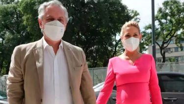 Fabiola Yañez evoluciona bien, luego de haber dado a luz en la madrugada del lunes.-