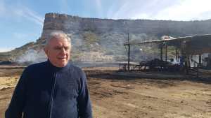 La solidaridad de trabajadores, bomberos y vecinos salvó del fuego el aserradero de Regina