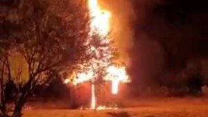 Se incendió una casa cerca de El Bolsón y sospechan que fue intencional