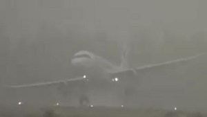 La impactante maniobra de un piloto de avión en Neuquén por el temporal de viento