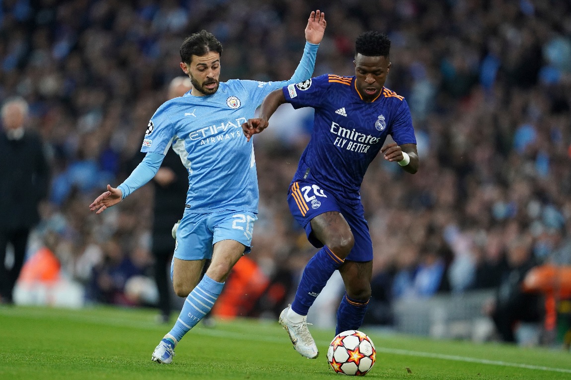 Bernardo Silva contra Vinicius, duelo clave en el Manchester City-Real Madrid. Foto: AP