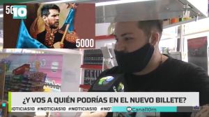 Billete de 5000 pesos: la novia lo felicitó por elegir a Messi y se volvió viral