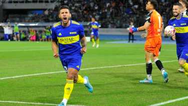 Eduardo Salvio anotó los dos goles de Boca en Santiago del Estero. Fotos: Télam