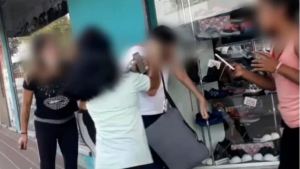 Se hizo pasar por su hija y citó al hombre que la acosaba para desenmascararlo