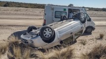 Imagen de Cuatro turistas de Roca sufrieron un vuelco en Península Valdés
