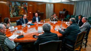 El Gobierno acordó con la UIA y la CGT acciones para atacar la inflación 