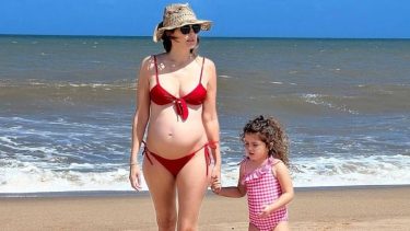 Isabel Macedo ya es mamá de Isabelita, fruto de su relación con Juan Manuel Urtubey.-