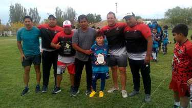 Junior fue reconocido durante un terneo en Cervantes por su incorporación a River. Foto gentileza