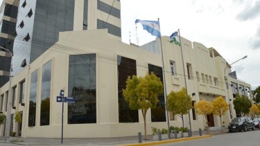 Los sueldos legislativos de Río Negro con sumas fijas llegarán hasta un 28% de aumento