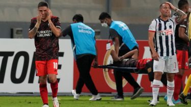 El zaguero tuvo que abandonar el partido a cuatro minutos del final.