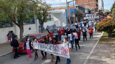 Ayer marcharon al Juzgado Federal de Zapala. (FOTO: Gentileza)