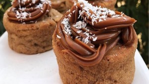Muffins de banana, dulce de leche y coco