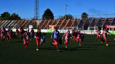 El primer Mundialito de fútbol femenino se pone en marcha en el Luis Maiolino.