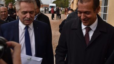 Fernández y Gutiérrez durante la visita presidencial, en abril. (Archivo).-