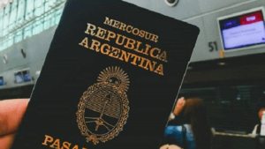 Se elimina el sellado del pasaporte para entrar o salir del país: aseguran que agiliza el trámite