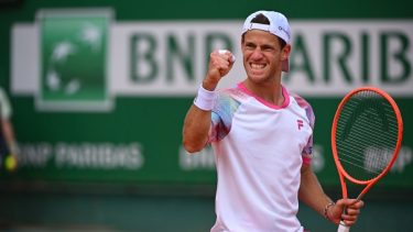 El Peque se impuso al italiano Musetti y se metió en los cuartos de final del certamen.