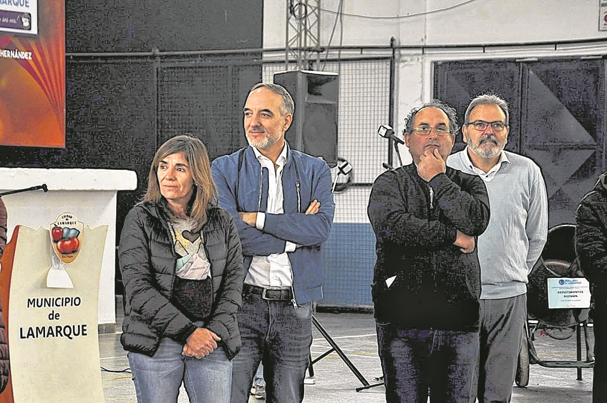 La titular del PJ, Alejandra Mas, el senador Doñate, el intendente Hernández y el legislador Belloso. Foto: gentileza.