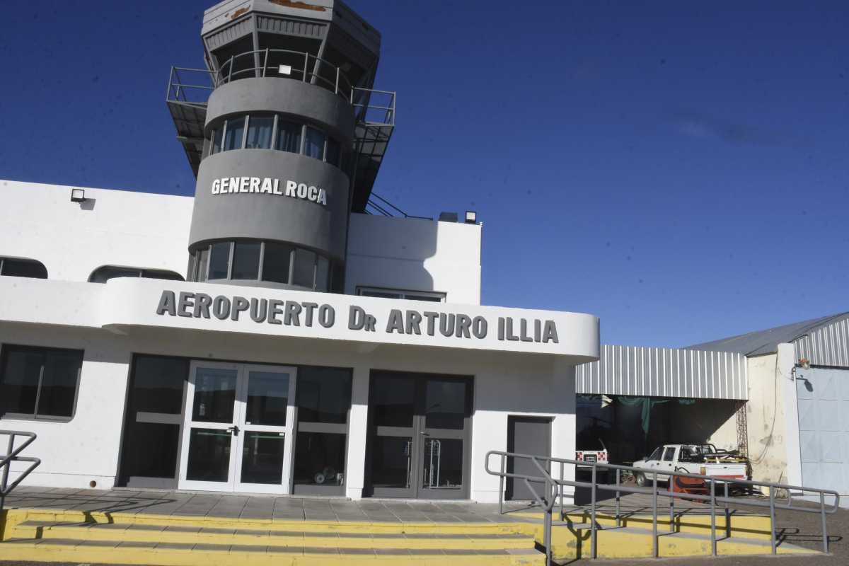 El aeropuerto de Roca habilitó una pista de aterrizaje. Foto. archivo