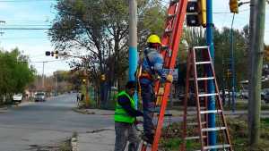 En los próximos días comenzará a funcionar un nuevo semáforo en Roca