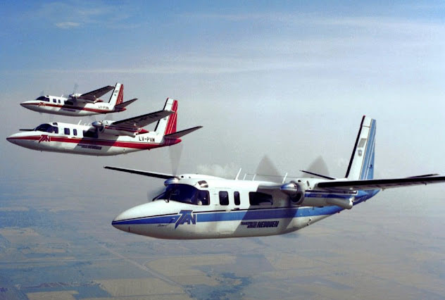 Los Turbo Commander de TAN en pleno cielo durante la década del 90.