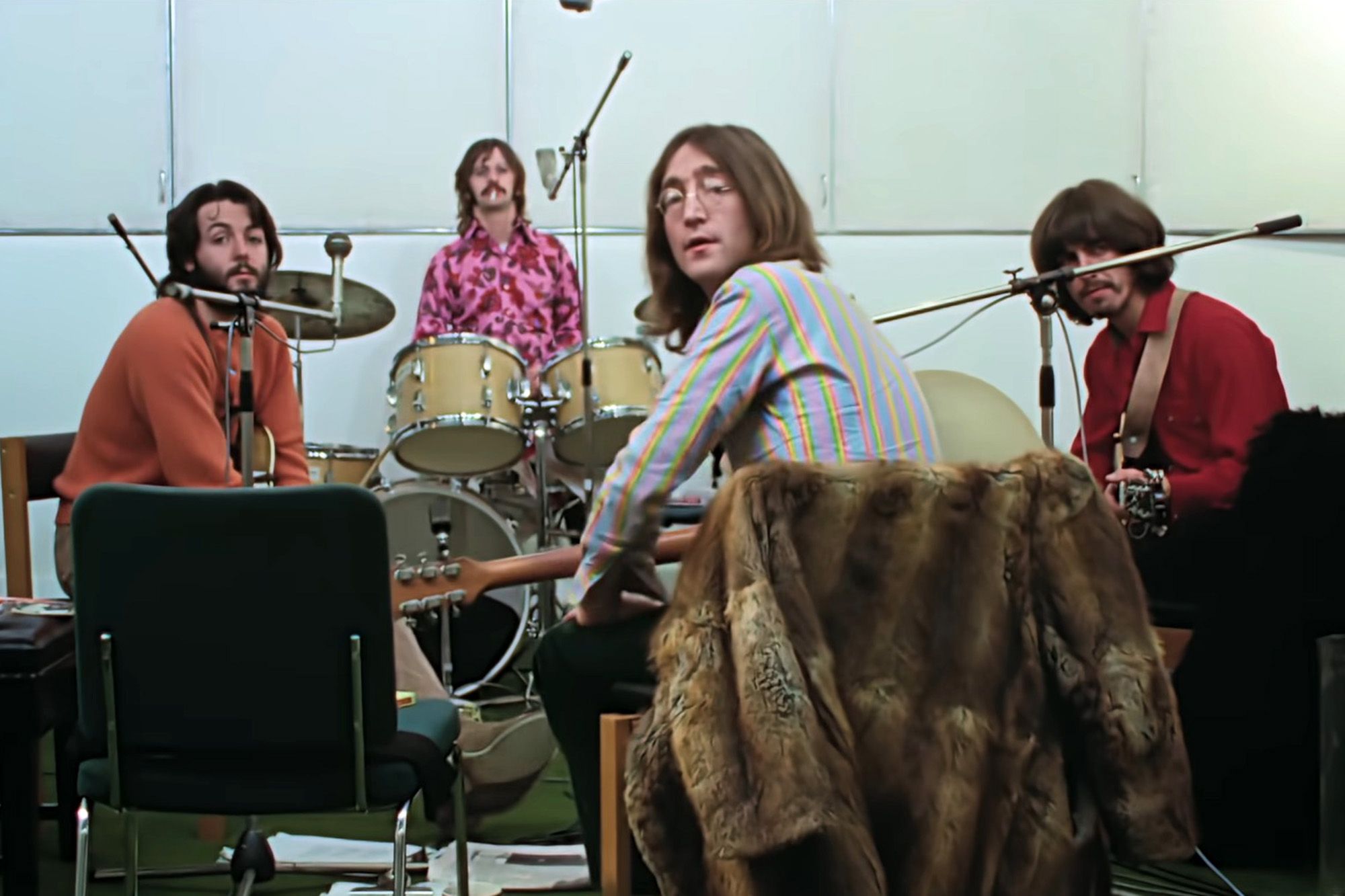 Los Beatles publican su octavo disco, uno de los más vendidos por la legendaria banda británica.