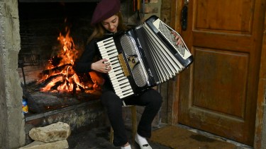 Con solo 13 años, Naiara descubrió que el acordeón era su pasión. Foto: Chino Leiva