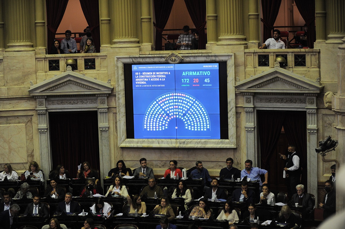 La oposición logró sumar el número necesario de diputados para sesionar.