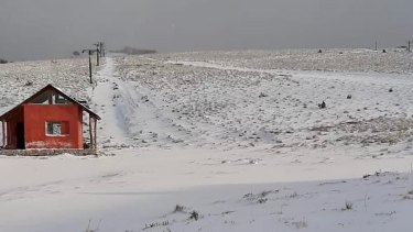 Así está el cerro Batea Mahuida por estos días. Fotos: Parque de nieve Batea Mahuida.