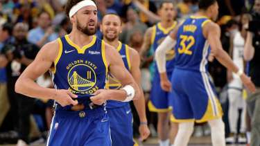 Thompson metió un triple clave en el triunfo de los Warriors en Memphis.