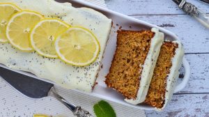 Bizcocho de limón con mucho glaseado