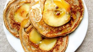 Panqueques de manzana y avena