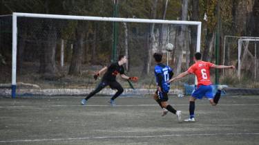 Deportivo Rincón goleó 7 a 1 a Patagonia y festejó en casa. Fotos: Miguel Huentecol