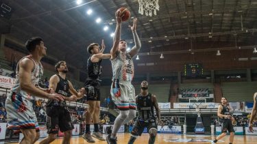 Viedma lo ganó de forma agónica y está en la final de la Conferencia Sur. (Foto: Cristian Perco - Prensa Estudiantes)