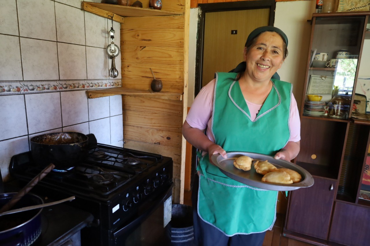 De vacaciones al campo: 5 lugares para conocer la Patagonia real entre ovejas, torta fritas e historias