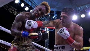 Castaño no pudo en la revancha con Charlo y perdió por nocaut