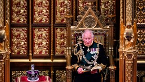 ¿Empieza la transición? El príncipe Carlos reemplazó a la Reina Isabel en un simbólico acto