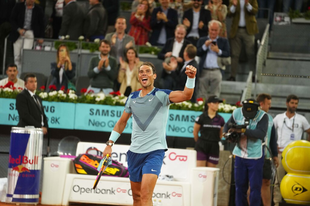 Rafa Nadal volvió al circuito con una excelente victoria en Madrid. (AP Photo/Paul White)