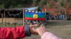 Fuerte apoyo a la comunidad mapuche que disputa tierras con el Ejército en Bariloche