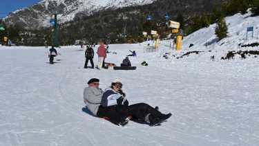 Para todas las edades: el cerro Catedral tiene una amplia oferta (Foto: Chino Leiva)
