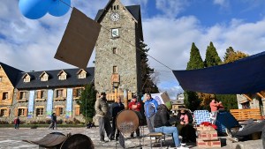 La protesta policial en Bariloche se trasladó al Centro Cívico