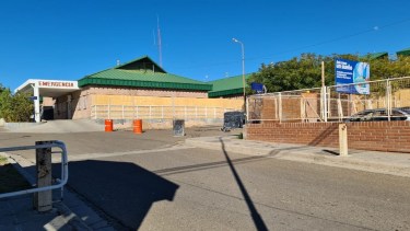 El acceso a la guardia en Cutral Co será diferenciado (Foto: Andrea Vazquez) 