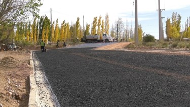 El pavimento avanza en siete cuadras del Parque Oeste (Foto: gentileza)