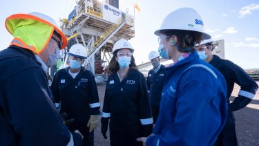 María Eugenia Vidal recorrió el mes pasado la ciudad de Neuquén, Villa La Angostura y Añelo. Foto: Gentileza Twitter @mariuvidal