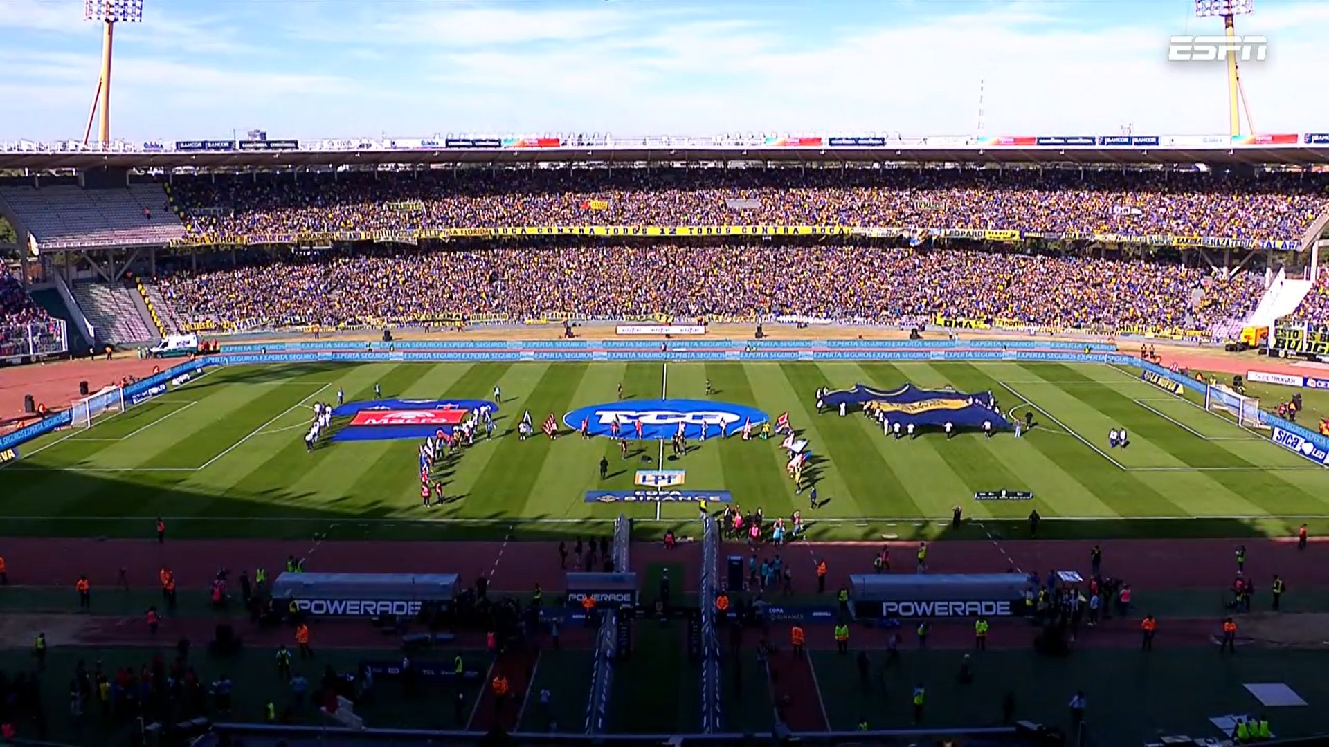 El estadio Mario Kempes de Córdoba estuvo colmado con 35 mil hinchas de Boca y casi 20 mil de Tigre. 