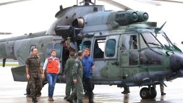El presidente brasilero visitó la región afectada por las lluvias.