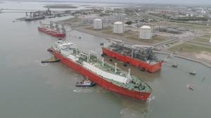 El Gobierno compró 13 buques de gas licuado para hacerle frente al invierno
